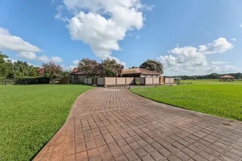 1226 County Road 45 Angleton TX 77515