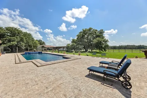 1226 County Road 45 Angleton TX 77515