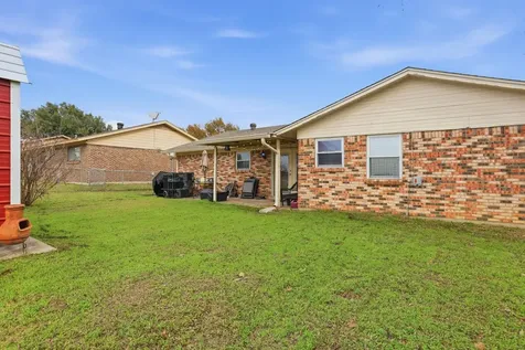 111 Shady Oaks Drive Palestine TX 75803