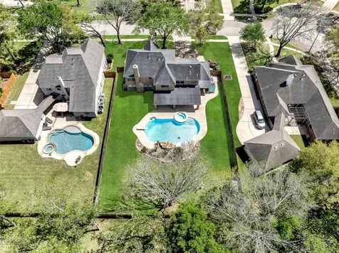306 Melodywood Drive Friendswood TX 77546