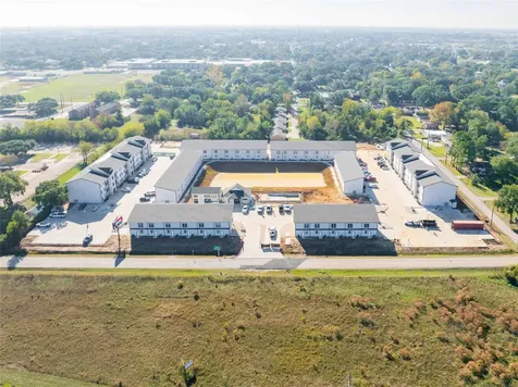 2101 Renike Road 6102 Waller TX 77484
