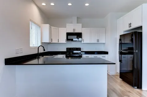 175 W 6th Street D Kemah TX 77565