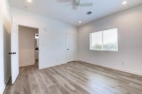 175 W 6th Street D Kemah TX 77565
