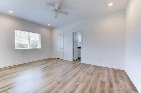 175 W 6th Street D Kemah TX 77565