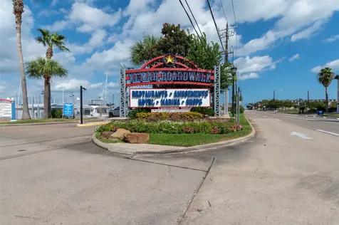 175 W 6th Street D Kemah TX 77565