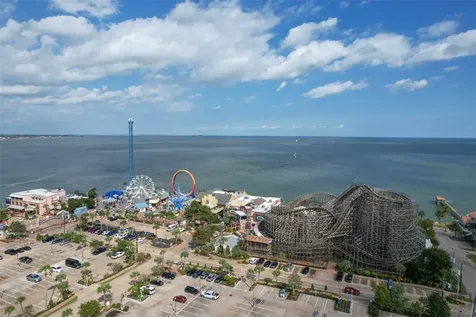 175 W 6th Street D Kemah TX 77565