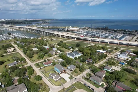 175 W 6th Street D Kemah TX 77565