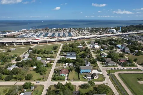 175 W 6th Street D Kemah TX 77565