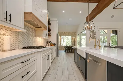 2407 Chantilly Lane Conroe TX 77384