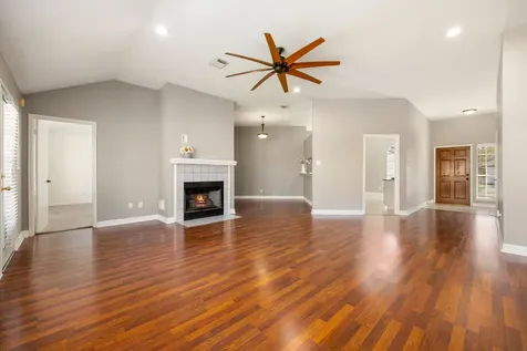 4754 Widerop Lane Friendswood TX 77546
