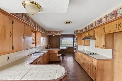 1839 W Henderson Road Angleton TX 77515
