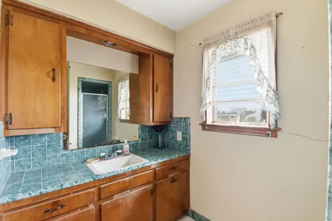 1839 W Henderson Road Angleton TX 77515