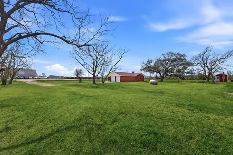 1839 W Henderson Road Angleton TX 77515