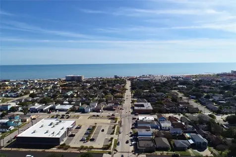 2219 45th Street Galveston TX 77550
