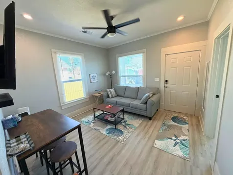 2219 45th Street Galveston TX 77550