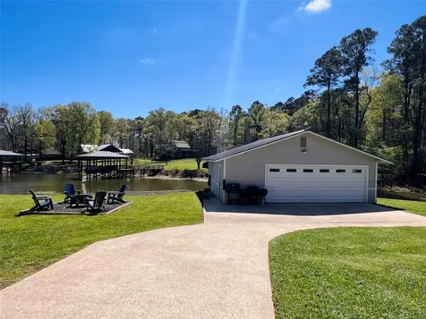 1776 Lakeshore Drive Hemphill TX 75948