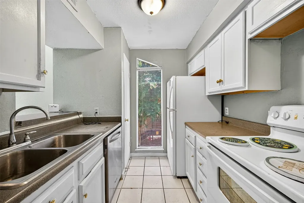 10075 Westpark Drive 73 Houston TX 77042
