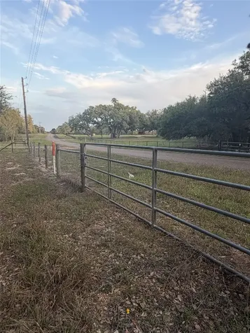 1743 Zimmerscheidt Road New Ulm TX 78950