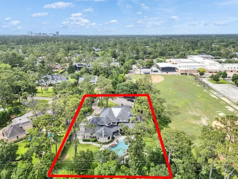 11527 Green Oaks Drive Houston TX 77024