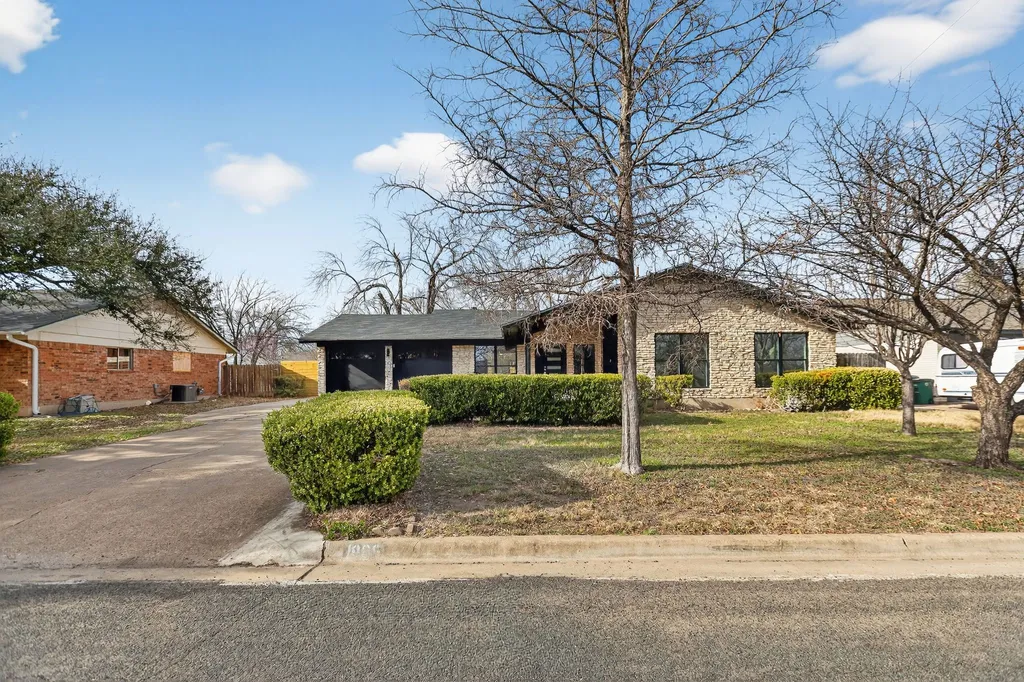 1906 Sunny Brook Drive Austin TX 78723