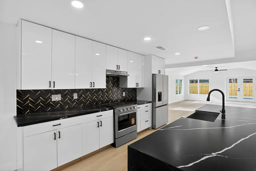1906 Sunny Brook Drive Austin TX 78723