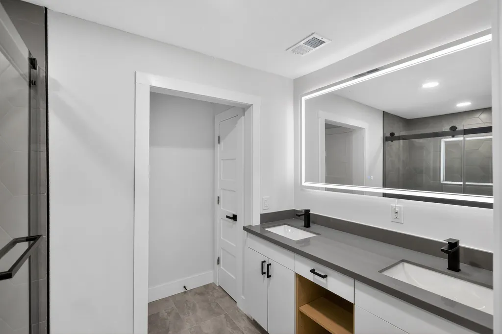 1906 Sunny Brook Drive Austin TX 78723