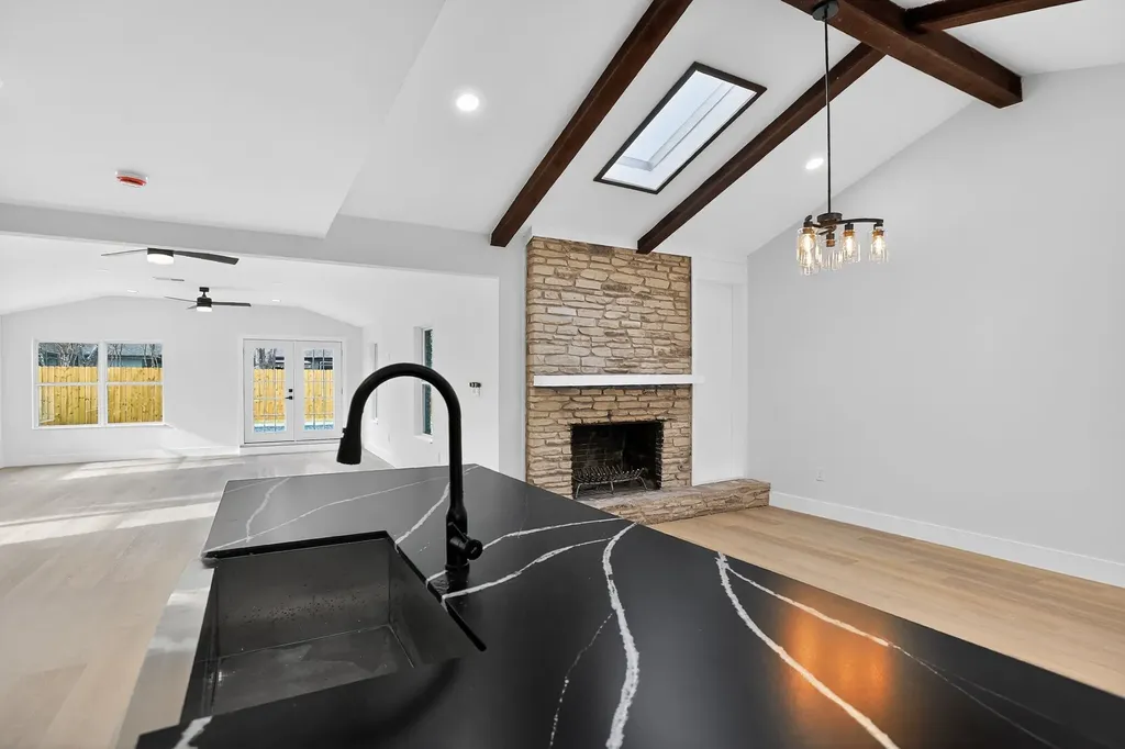 1906 Sunny Brook Drive Austin TX 78723