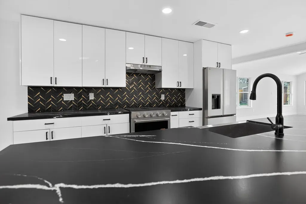 1906 Sunny Brook Drive Austin TX 78723