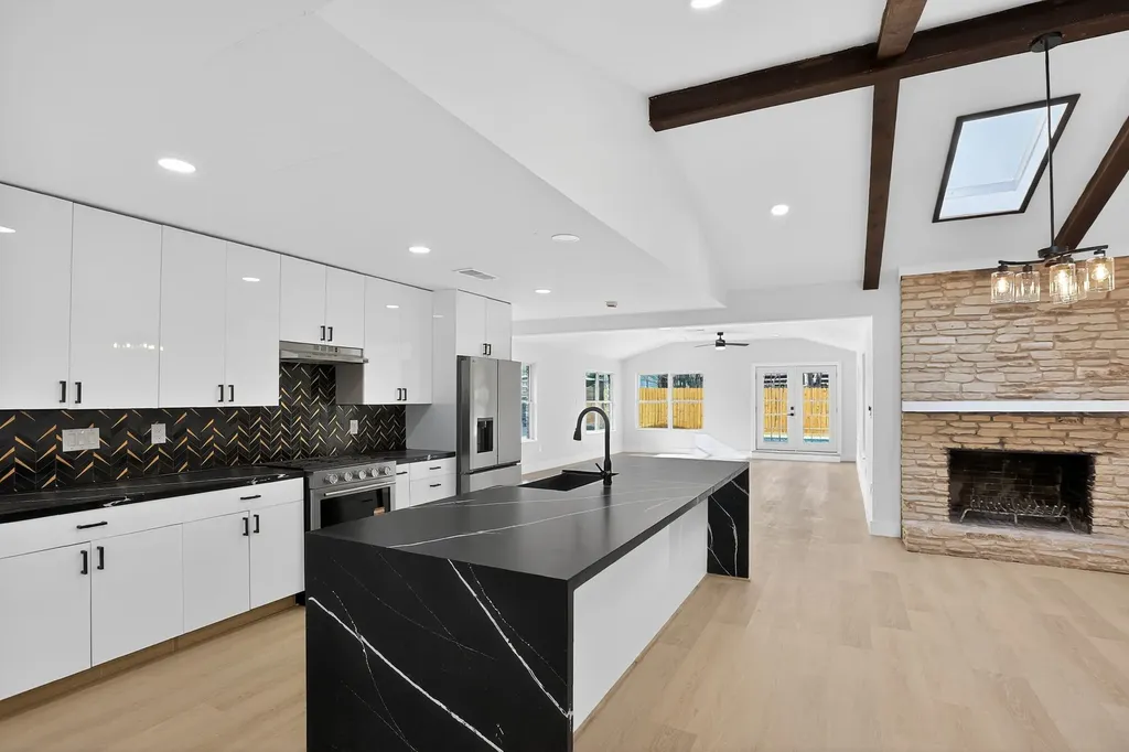 1906 Sunny Brook Drive Austin TX 78723