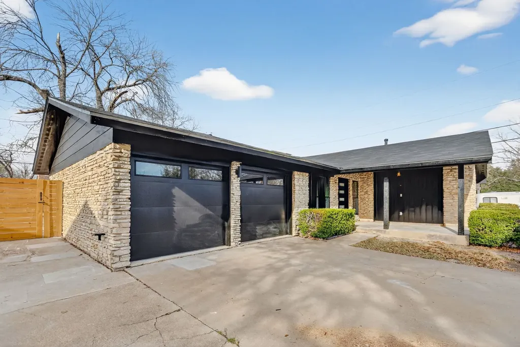 1906 Sunny Brook Drive Austin TX 78723