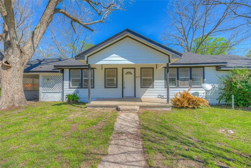 615 E 1st Street Groveton TX 75845