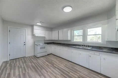 615 E 1st Street Groveton TX 75845