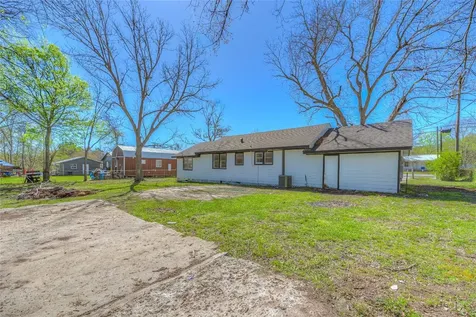 615 E 1st Street Groveton TX 75845