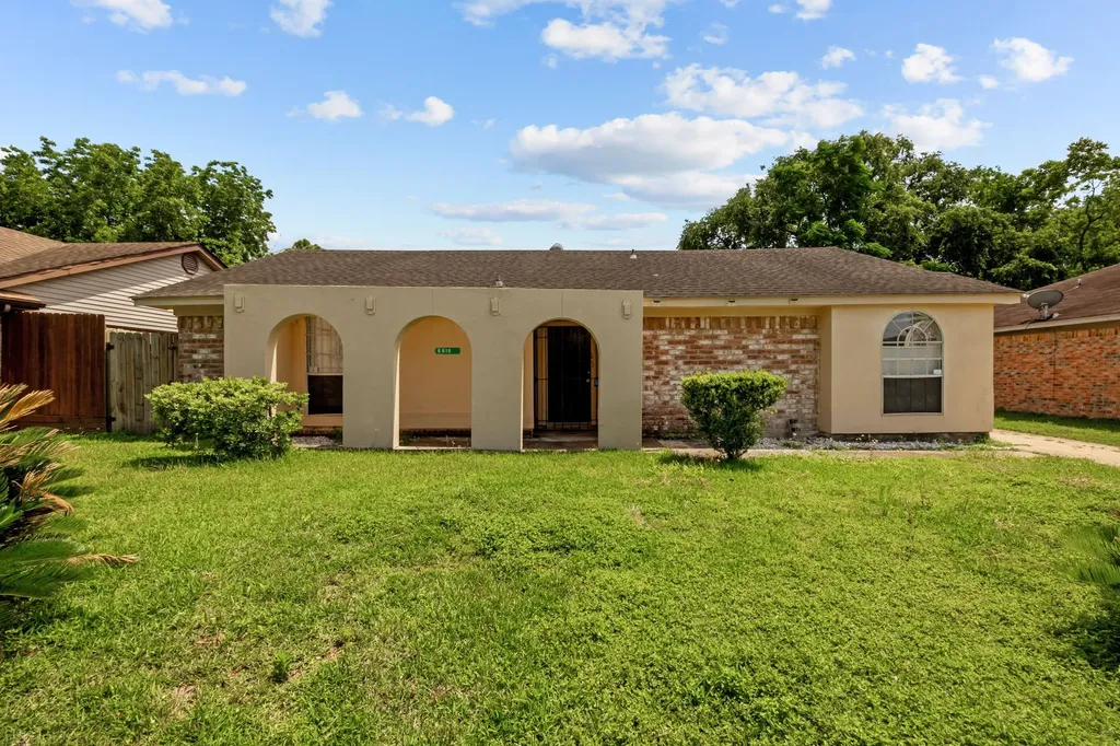 6619 Indian Lake Drive Houston TX 77489
