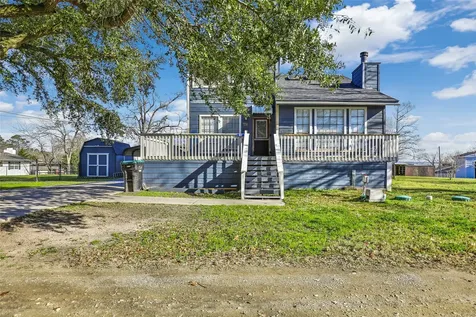 61 S Hilltop Street Point Blank TX 77364
