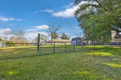 61 S Hilltop Street Point Blank TX 77364