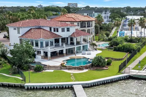 2240 Marina Way Kemah TX 77565