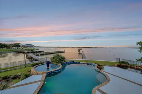 2240 Marina Way Kemah TX 77565