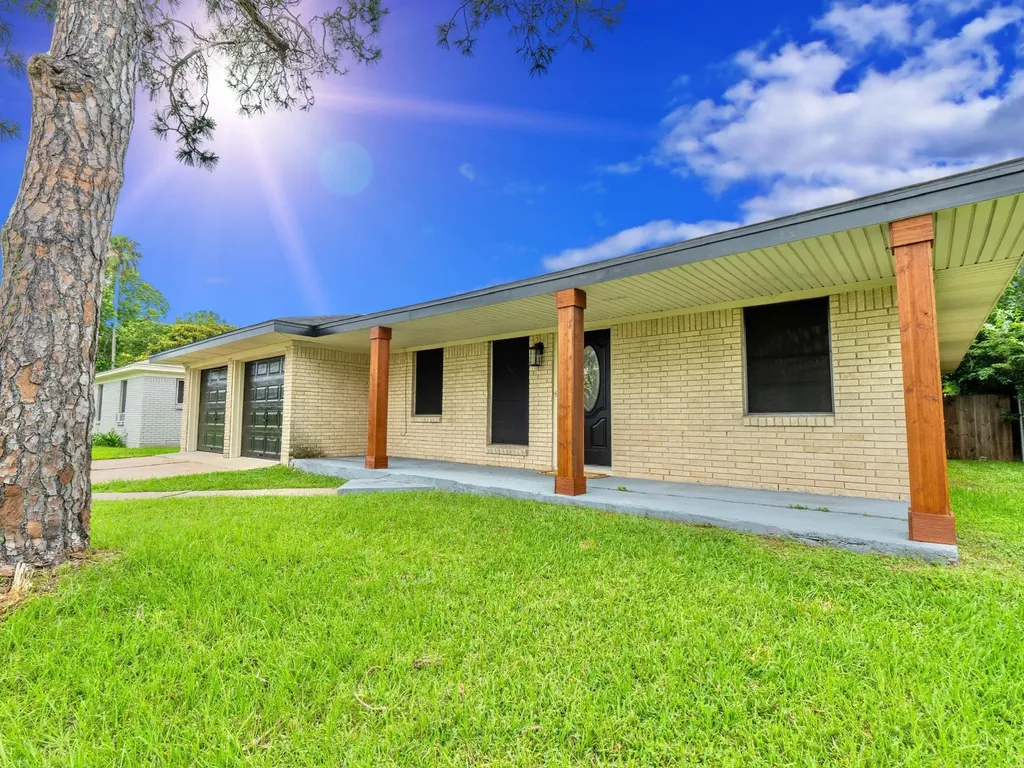 2918 16th Avenue N Texas City TX 77590