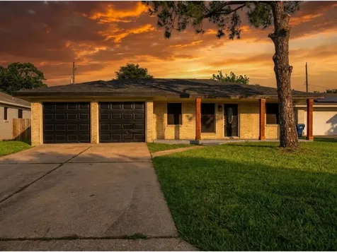 2918 16th Avenue N Texas City TX 77590