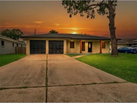 2918 16th Avenue N Texas City TX 77590