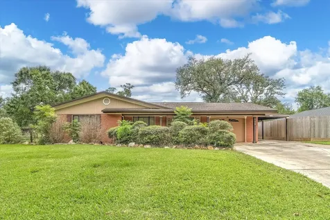 112 Persimmon Lane Lake Jackson TX 77566