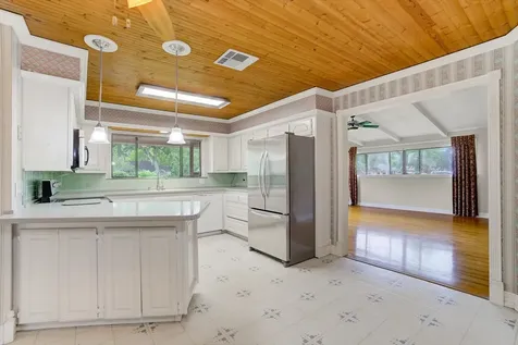 112 Persimmon Lane Lake Jackson TX 77566