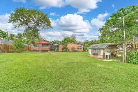112 Persimmon Lane Lake Jackson TX 77566
