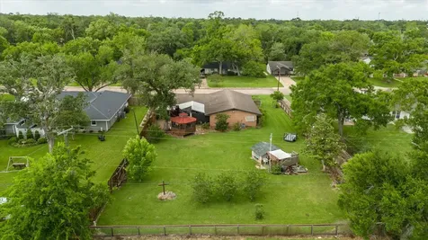 112 Persimmon Lane Lake Jackson TX 77566
