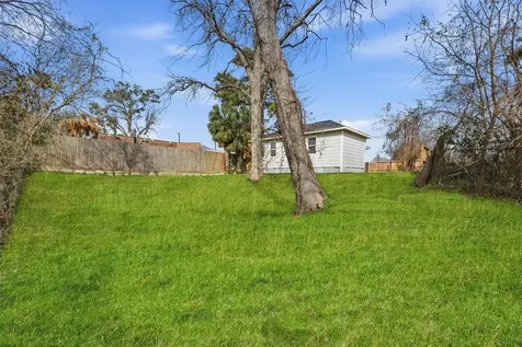 5715 Enid Street Houston TX 77009