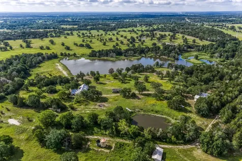 1237 Private Road 2181 Giddings TX 78942