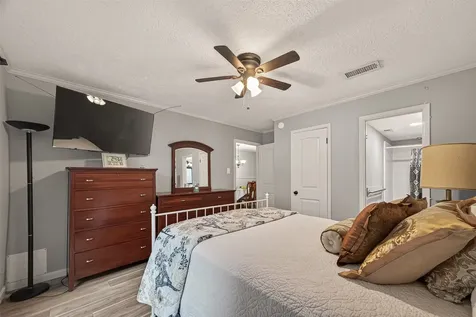 3834 Laura Leigh Drive Friendswood TX 77546