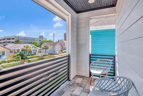 2401 33rd Street Galveston TX 77550