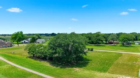 22 Patio Drive Hilltop Lakes TX 77871